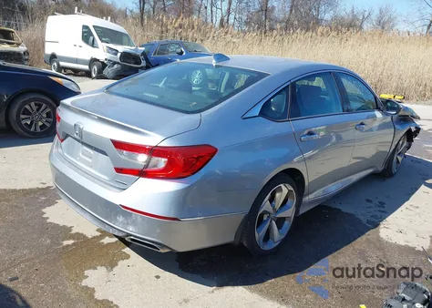 2018 Honda Accord Touring z USA, uszkodzony, nr VIN 1HGCV1F98JA213334